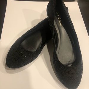 LE CHÂTEAU black flats beaded